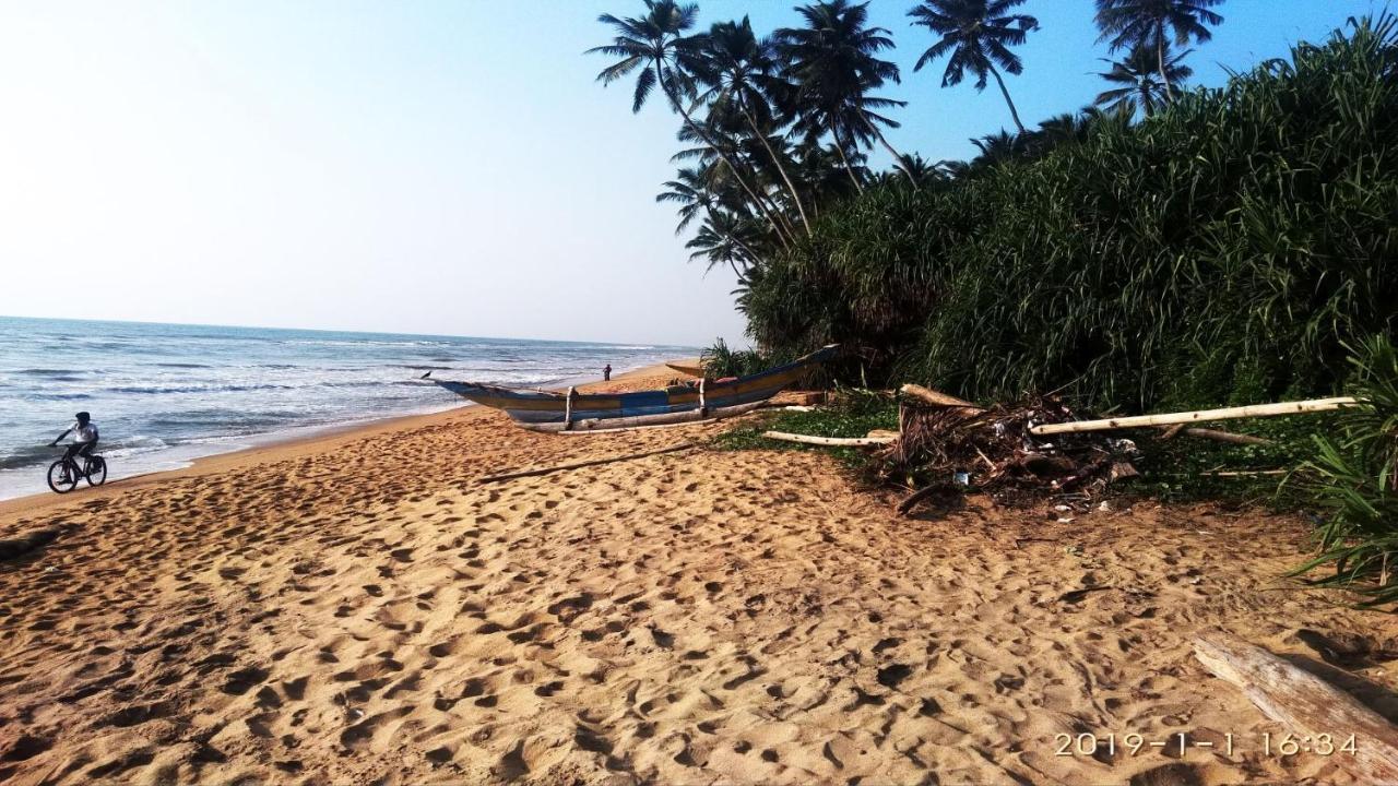 Suriya Ocean Villa Wadduwa Exterior photo
